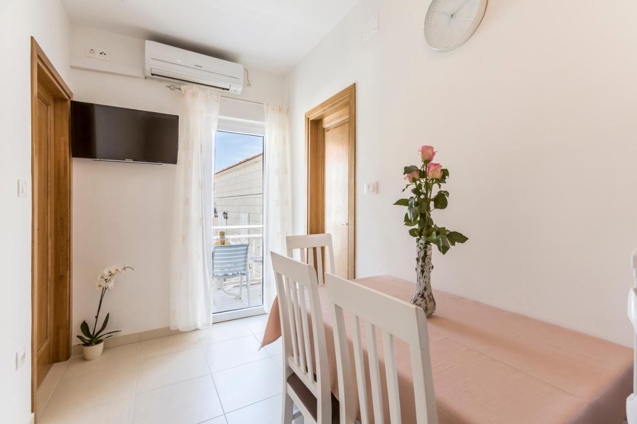 Apartmani Bezmalinovic Μπολ Εξωτερικό φωτογραφία