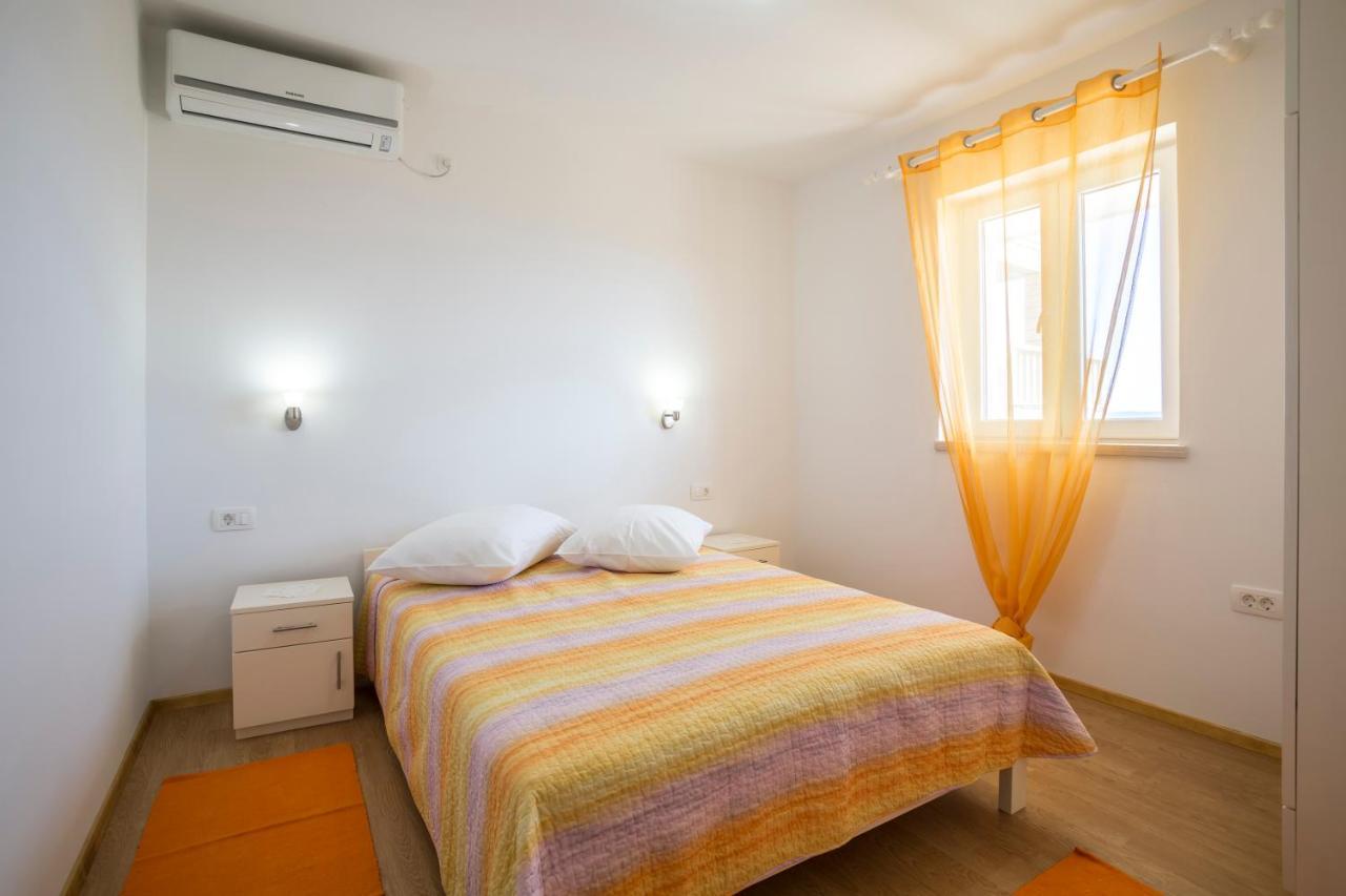Apartmani Bezmalinovic Μπολ Εξωτερικό φωτογραφία