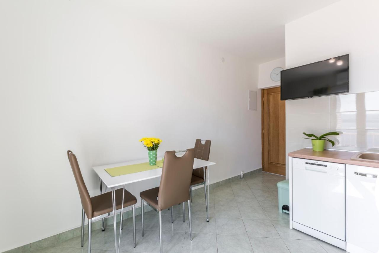 Apartmani Bezmalinovic Μπολ Εξωτερικό φωτογραφία