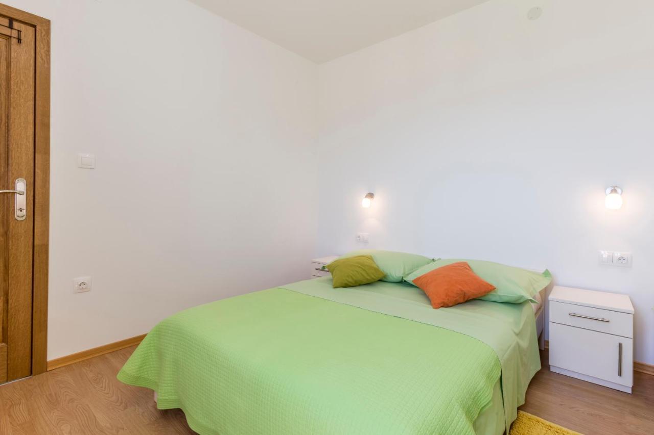 Apartmani Bezmalinovic Μπολ Εξωτερικό φωτογραφία