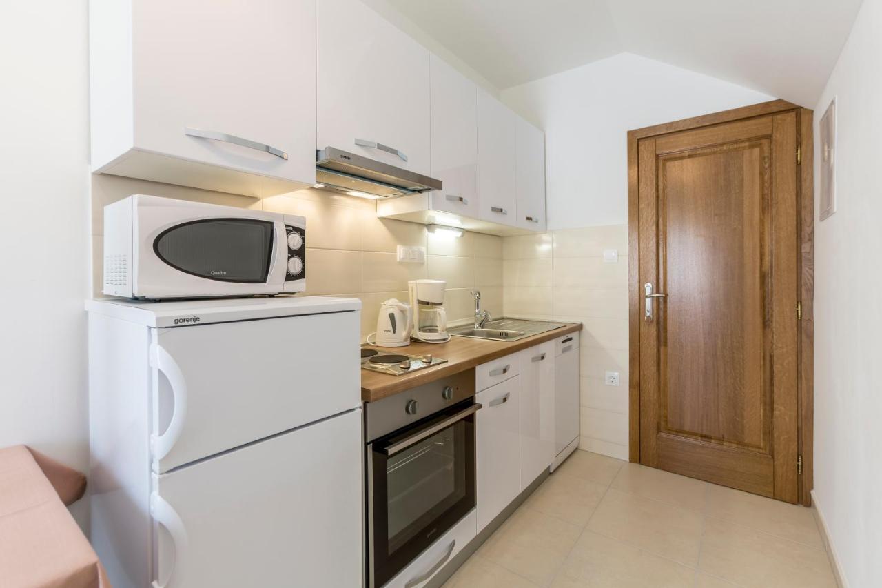 Apartmani Bezmalinovic Μπολ Εξωτερικό φωτογραφία