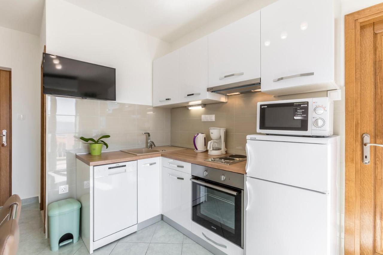 Apartmani Bezmalinovic Μπολ Εξωτερικό φωτογραφία