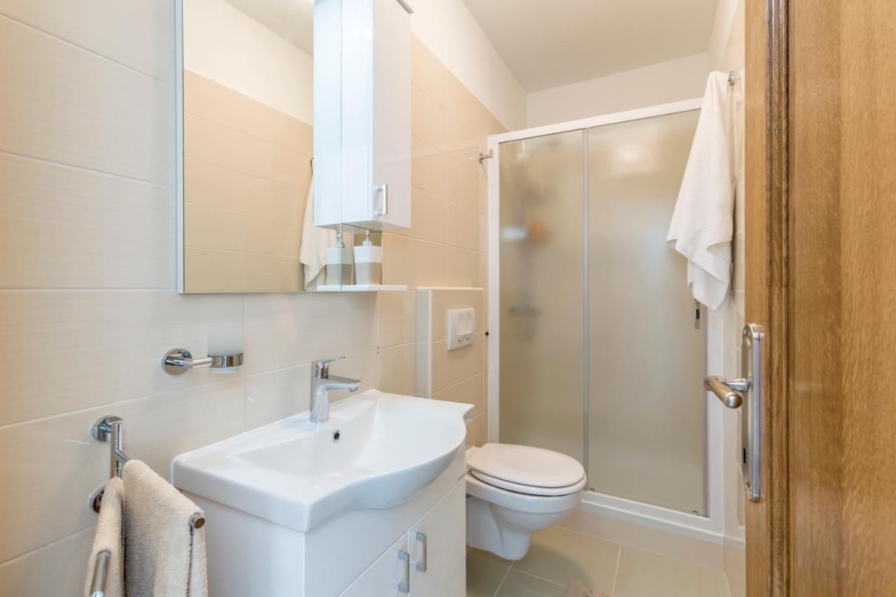 Apartmani Bezmalinovic Μπολ Εξωτερικό φωτογραφία