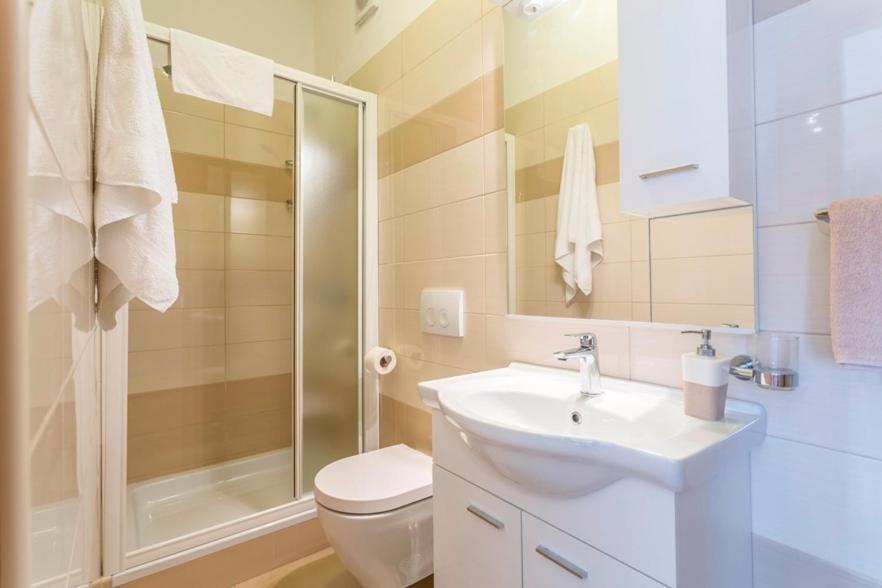 Apartmani Bezmalinovic Μπολ Εξωτερικό φωτογραφία