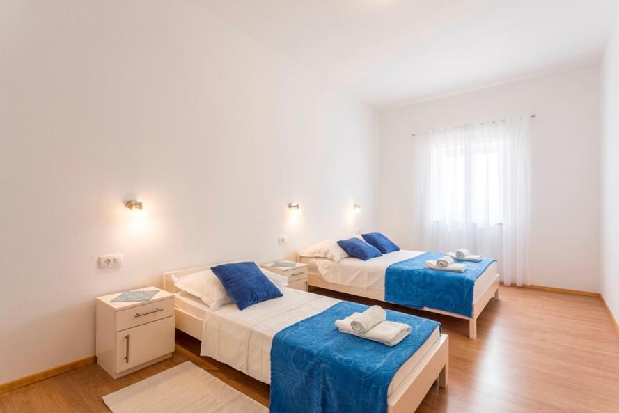 Apartmani Bezmalinovic Μπολ Εξωτερικό φωτογραφία